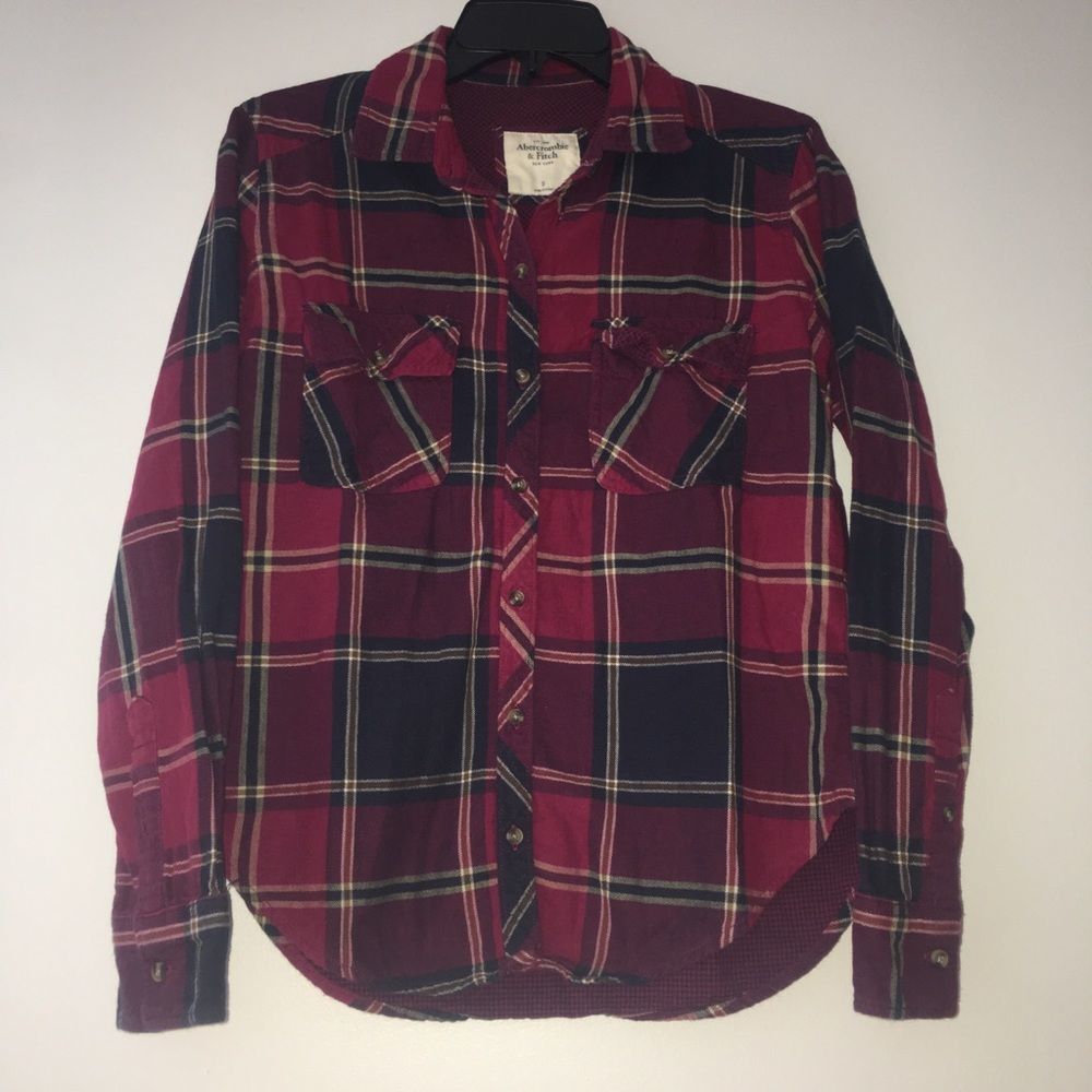 — Abercrombie & Fitch — Stylish ButtonUp Plaid Top - Picture 2 of 9